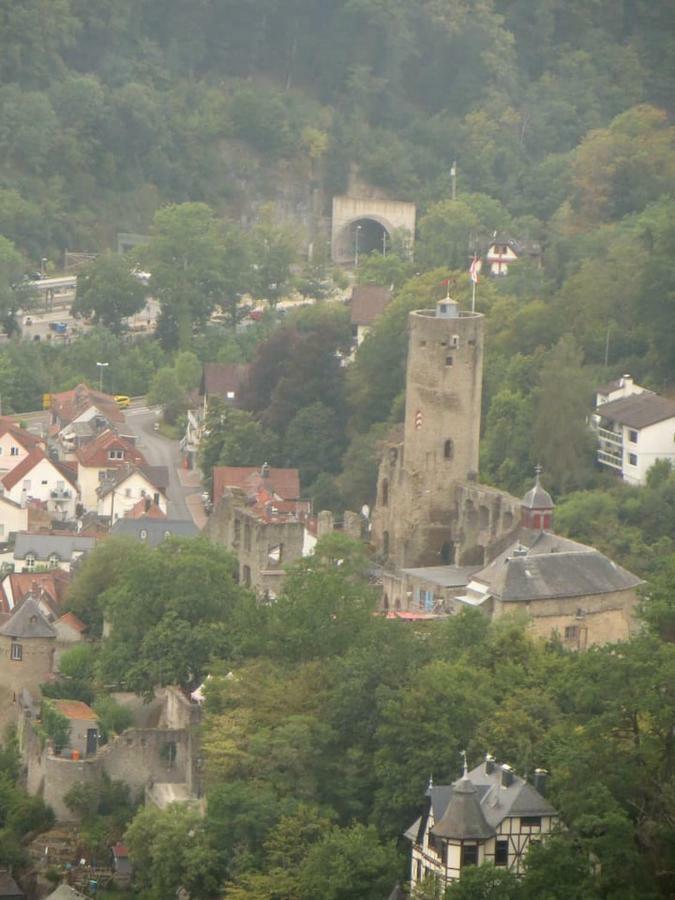 Waldallee - * Eppstein